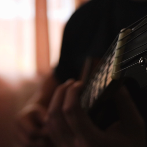 车上没空了你坐小杰身上说说
